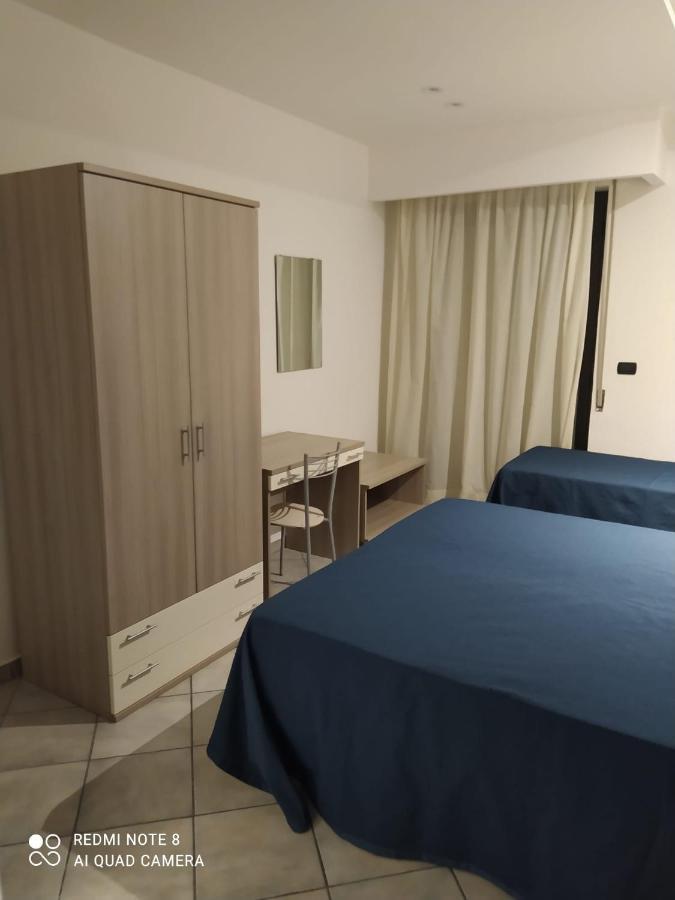Hotel Poseidon コリリアーノ・カーラブロ エクステリア 写真