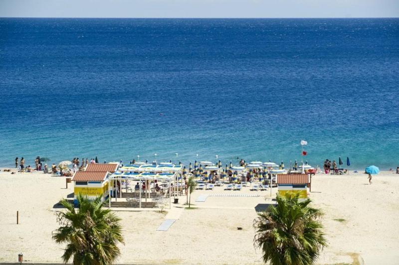 Hotel Poseidon コリリアーノ・カーラブロ エクステリア 写真